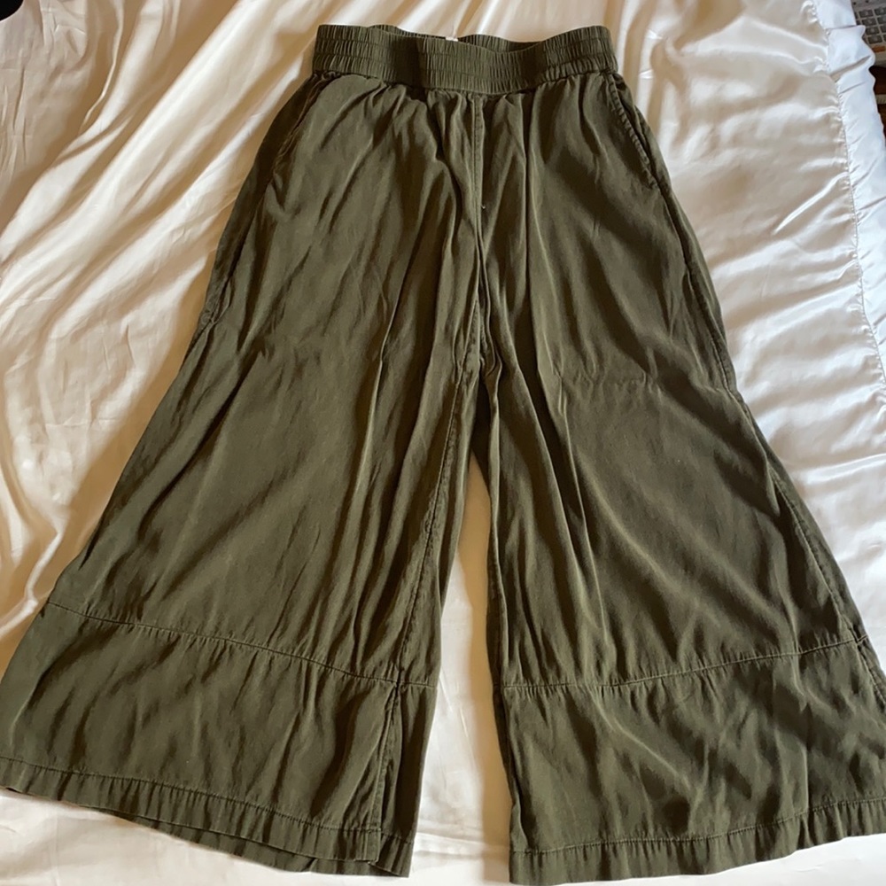 Comfortable trendy green pants